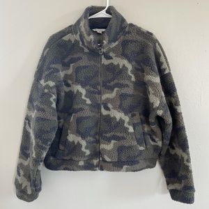 American Eagle Camo Sherpa Zip up